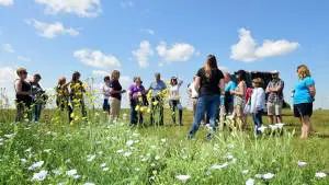 Farm and Food Care Sask - Flax Field Tour